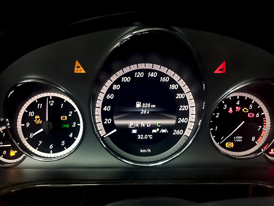 Остаток топлива в литрах Мерседес Mercedes